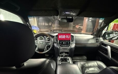 Toyota Land Cruiser 200, 2018 год, 4 900 000 рублей, 5 фотография
