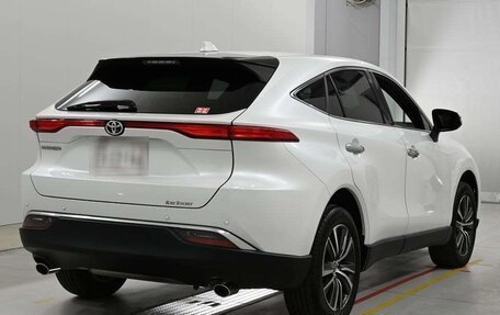 Toyota Harrier, 2023 год, 2 900 000 рублей, 6 фотография