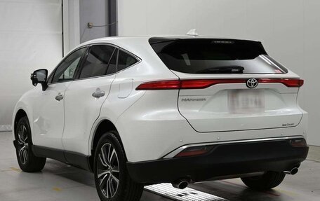 Toyota Harrier, 2023 год, 2 900 000 рублей, 4 фотография