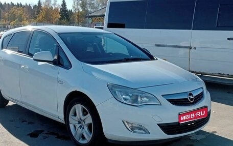 Opel Astra J, 2011 год, 560 000 рублей, 1 фотография