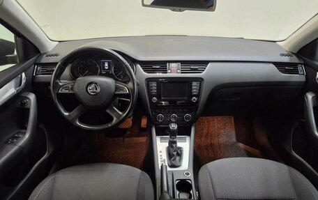 Skoda Octavia, 2015 год, 1 100 000 рублей, 9 фотография