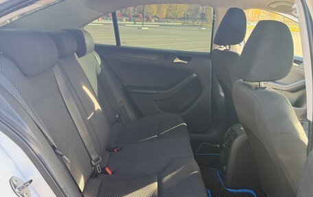 Volkswagen Jetta VII, 2013 год, 620 000 рублей, 5 фотография