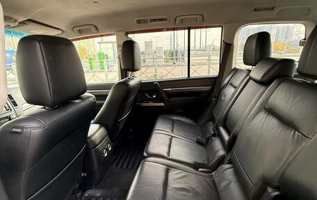 Mitsubishi Pajero IV рестайлинг 2, 2011 год, 1 650 000 рублей, 7 фотография