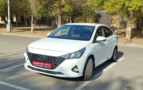 Hyundai Solaris II рестайлинг, 2020 год, 999 999 рублей, 1 фотография