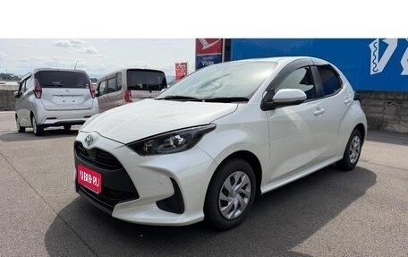 Toyota Yaris, 2022 год, 1 061 000 рублей, 1 фотография