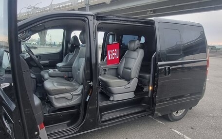 Hyundai Grand Starex Grand Starex I рестайлинг 2, 2015 год, 1 800 000 рублей, 15 фотография