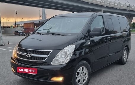Hyundai Grand Starex Grand Starex I рестайлинг 2, 2015 год, 1 800 000 рублей, 7 фотография