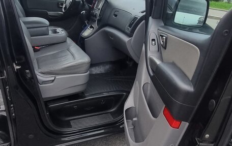 Hyundai Grand Starex Grand Starex I рестайлинг 2, 2015 год, 1 800 000 рублей, 18 фотография