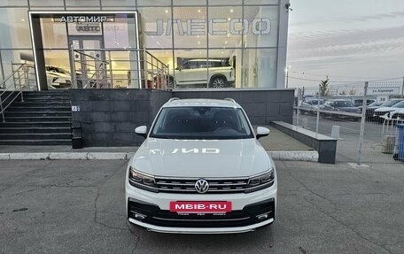 Volkswagen Tiguan II, 2019 год, 3 050 000 рублей, 2 фотография