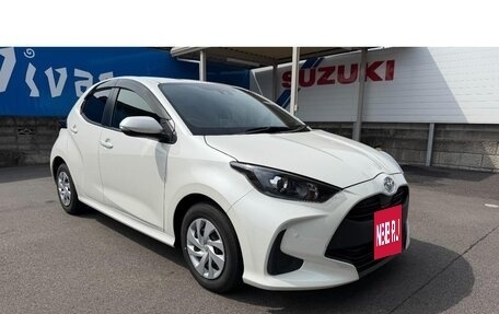 Toyota Yaris, 2022 год, 1 061 000 рублей, 8 фотография