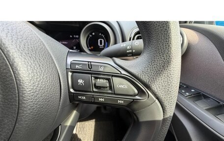 Toyota Yaris, 2022 год, 1 061 000 рублей, 12 фотография