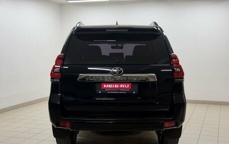 Toyota Land Cruiser Prado 150 рестайлинг, 2018 год, 5 204 000 рублей, 5 фотография