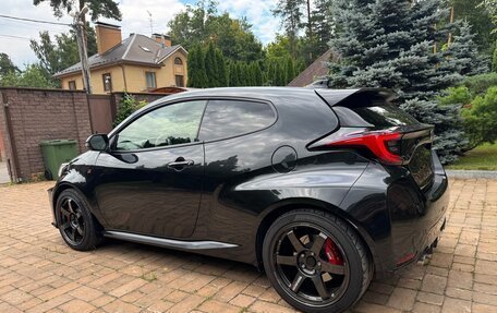 Toyota Yaris, 2021 год, 4 460 000 рублей, 3 фотография