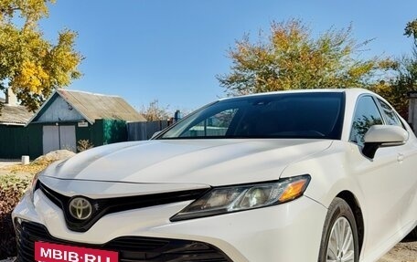 Toyota Camry, 2017 год, 2 000 000 рублей, 2 фотография