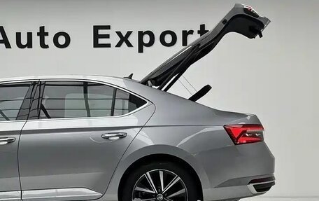 Skoda Superb III рестайлинг, 2025 год, 3 350 000 рублей, 6 фотография