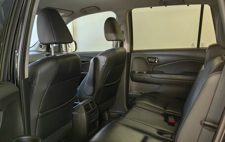 Honda Pilot III рестайлинг, 2017 год, 2 990 000 рублей, 5 фотография