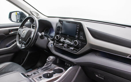 Toyota Highlander, 2021 год, 4 690 000 рублей, 10 фотография