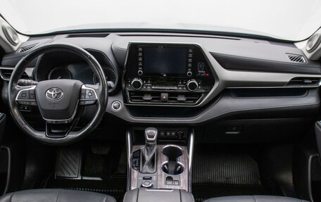 Toyota Highlander, 2021 год, 4 690 000 рублей, 13 фотография