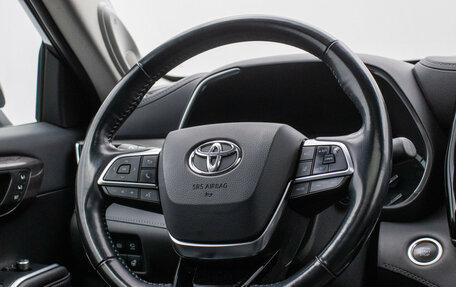 Toyota Highlander, 2021 год, 4 690 000 рублей, 15 фотография
