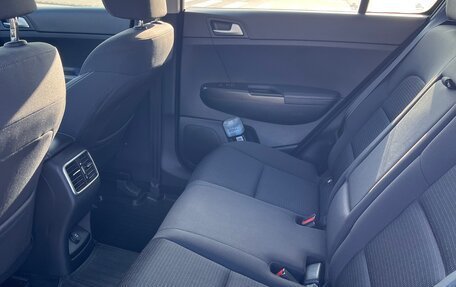 KIA Sportage IV рестайлинг, 2018 год, 2 350 000 рублей, 5 фотография