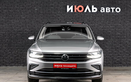 Volkswagen Tiguan II, 2021 год, 2 755 000 рублей, 2 фотография