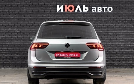 Volkswagen Tiguan II, 2021 год, 2 755 000 рублей, 5 фотография