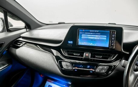 Toyota C-HR I рестайлинг, 2017 год, 1 910 000 рублей, 11 фотография