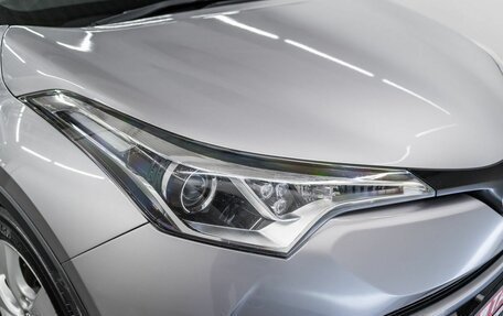 Toyota C-HR I рестайлинг, 2017 год, 1 910 000 рублей, 19 фотография