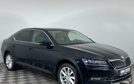 Skoda Superb III рестайлинг, 2017 год, 1 650 000 рублей, 3 фотография