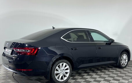 Skoda Superb III рестайлинг, 2017 год, 1 650 000 рублей, 5 фотография