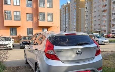 Hyundai Solaris II рестайлинг, 2011 год, 620 000 рублей, 5 фотография