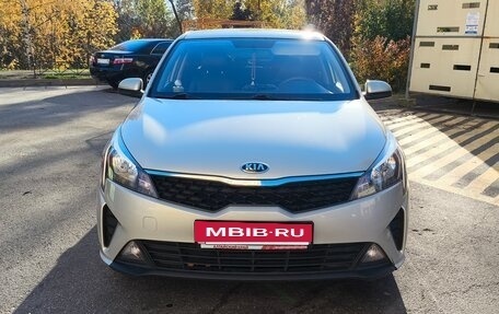 KIA Rio IV, 2020 год, 1 550 000 рублей, 2 фотография