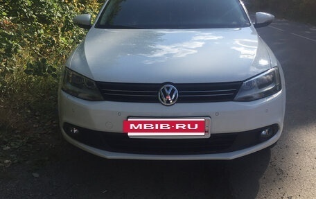 Volkswagen Jetta VII, 2012 год, 1 080 000 рублей, 3 фотография