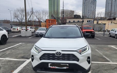 Toyota RAV4, 2021 год, 3 600 000 рублей, 2 фотография