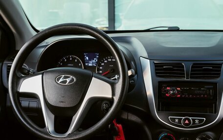Hyundai Solaris II рестайлинг, 2011 год, 570 000 рублей, 17 фотография