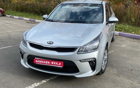 KIA Rio IV, 2019 год, 1 395 000 рублей, 3 фотография