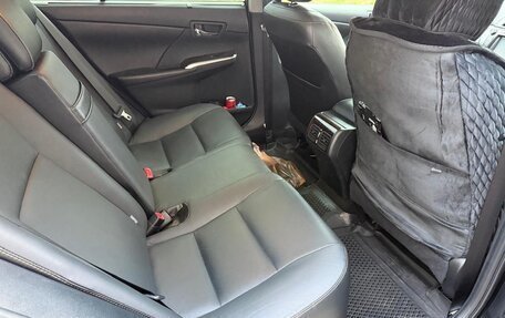 Toyota Camry, 2017 год, 2 350 000 рублей, 8 фотография