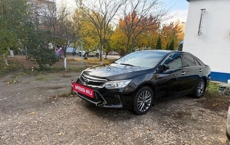 Toyota Camry, 2017 год, 2 350 000 рублей, 2 фотография