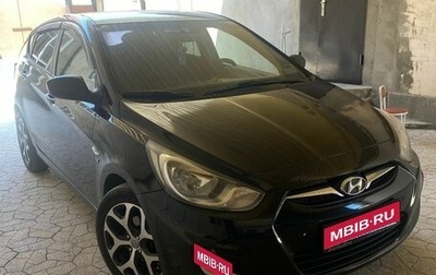 Hyundai Solaris II рестайлинг, 2013 год, 750 000 рублей, 1 фотография