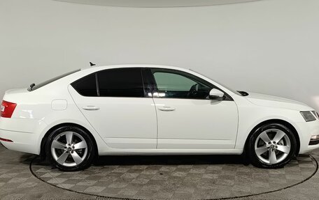 Skoda Octavia, 2019 год, 1 860 000 рублей, 8 фотография
