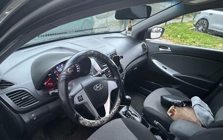 Hyundai Solaris II рестайлинг, 2011 год, 650 000 рублей, 2 фотография