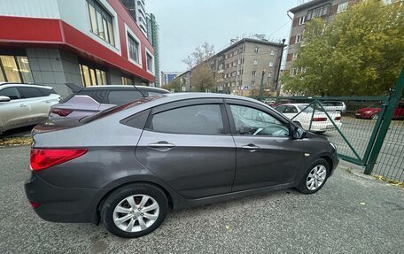Hyundai Solaris II рестайлинг, 2011 год, 650 000 рублей, 3 фотография