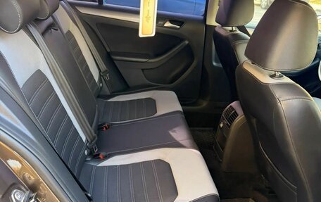 Volkswagen Jetta VII, 2012 год, 895 000 рублей, 5 фотография
