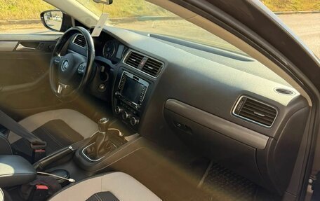 Volkswagen Jetta VII, 2012 год, 895 000 рублей, 8 фотография