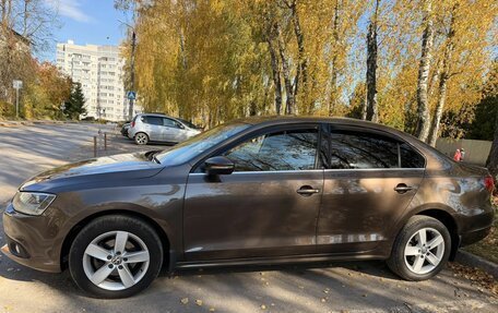 Volkswagen Jetta VII, 2012 год, 895 000 рублей, 4 фотография