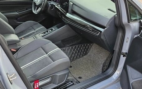 Volkswagen Golf VIII, 2022 год, 2 120 000 рублей, 10 фотография