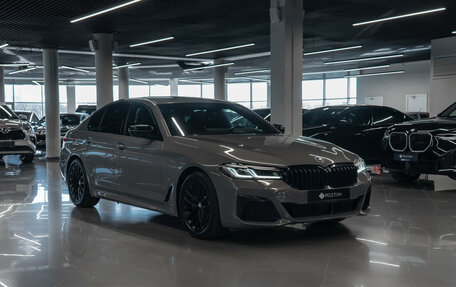 BMW 5 серия, 2020 год, 5 380 000 рублей, 2 фотография