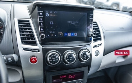 Mitsubishi Pajero Sport II рестайлинг, 2014 год, 2 450 000 рублей, 13 фотография
