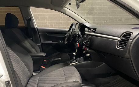 KIA Rio IV, 2019 год, 1 635 000 рублей, 10 фотография