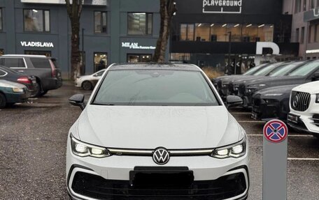 Volkswagen Golf VIII, 2023 год, 1 940 000 рублей, 1 фотография